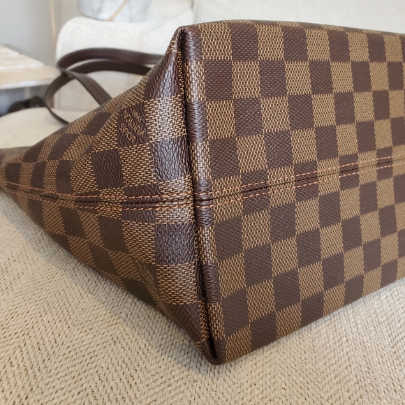 Almost new authentic Louis Vuitton Iena PM - Picture 5 of 15